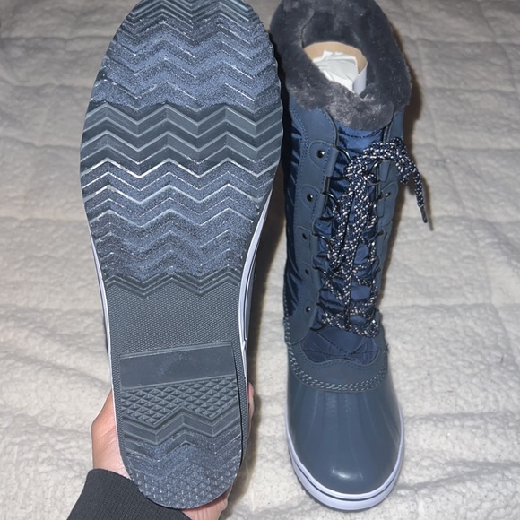 Jambu Shoes Womens Siberia Waterresistant Laceup Quilted